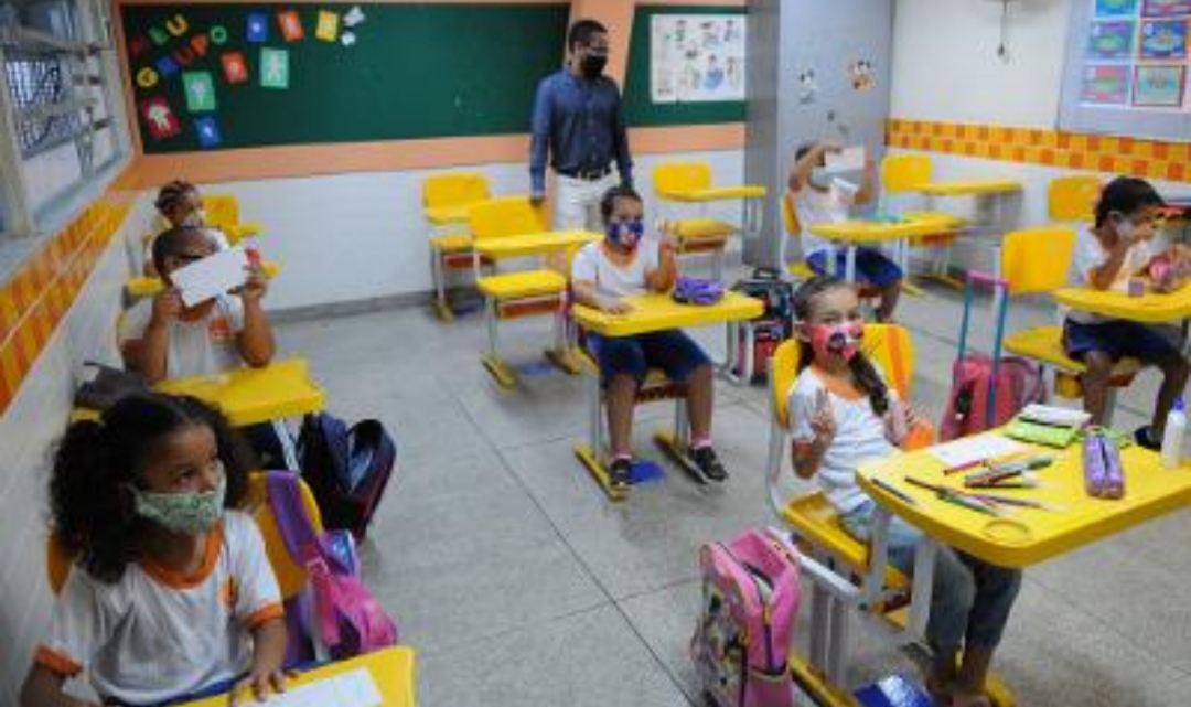 Mais cinco escolas municipais reabrem para ensino presencial em Niterói